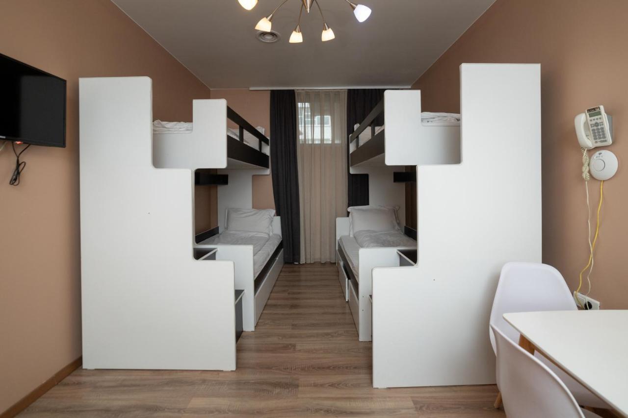 Hotel Gloria Приштина Экстерьер фото